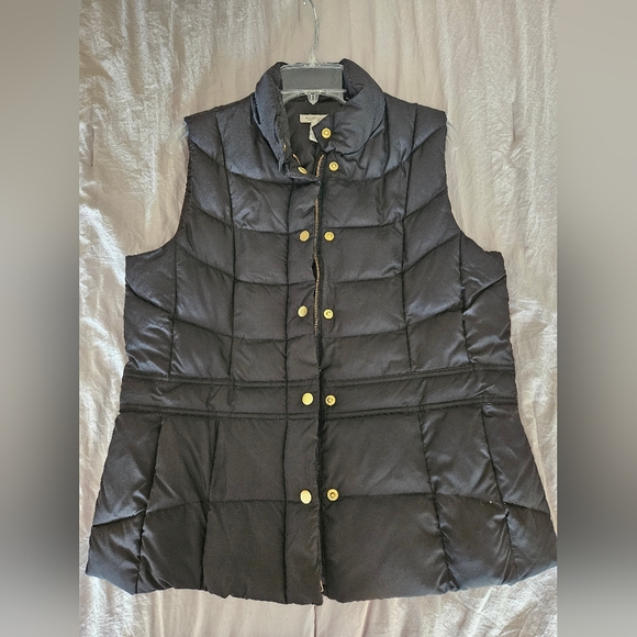 Black puffer vest with gold accent - Picture 1 of 2
